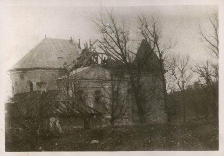 Ruiny kościoła w Załoźcach po I wojnie światowej